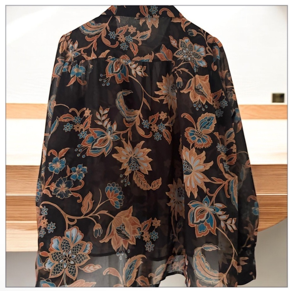 Sanctuary Semi Sheer Long Sleeve Floral Blouse NWOT - Picture 2 of 3